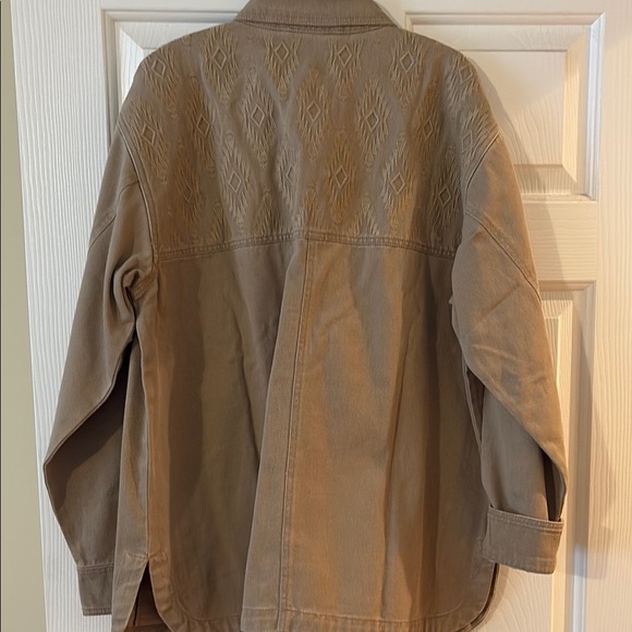 ARIAT Women’s Tan Button-Up Jacket with Western Stitching - Picture 3 of 3